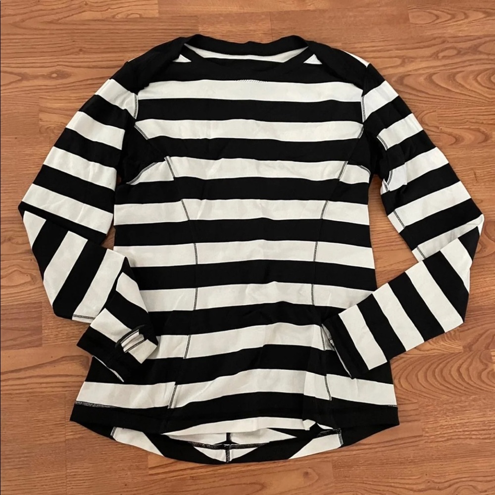 “SOLD” Lululemon stripped long sleeve M “SOLD”